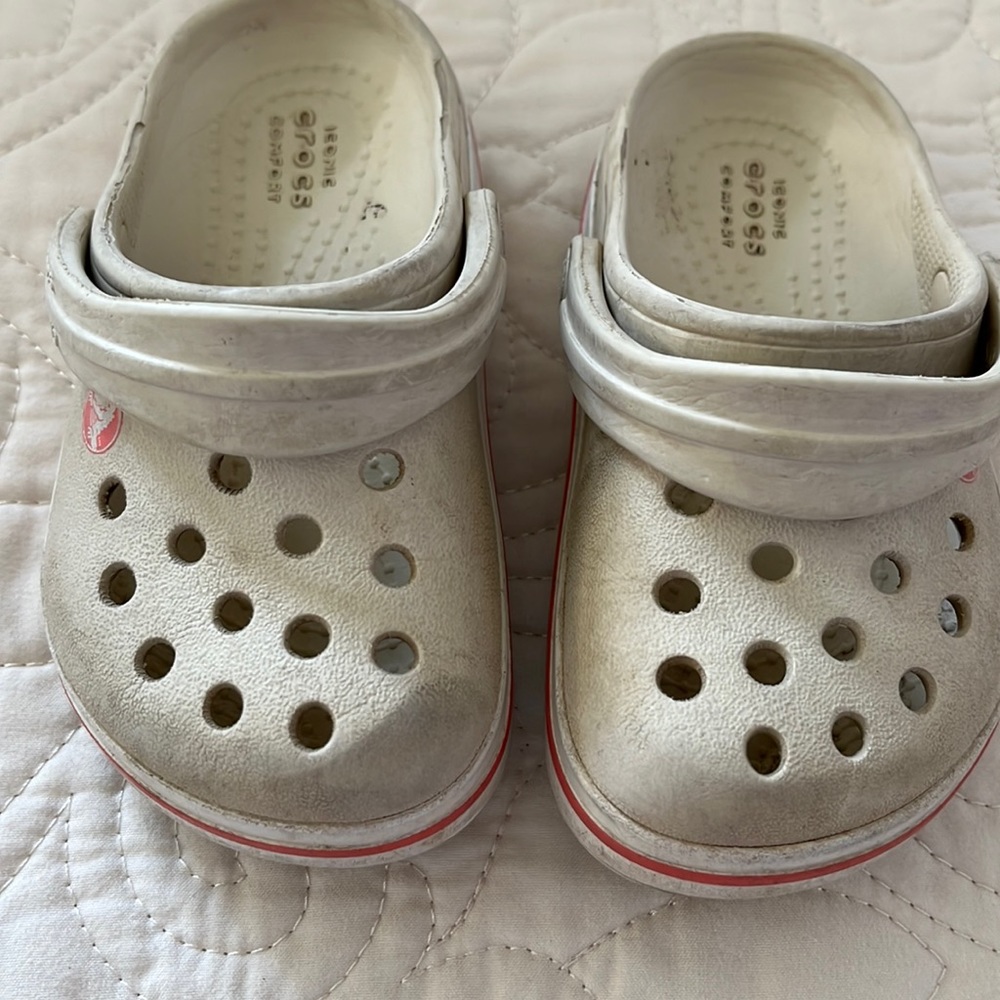 Crocs Size toddler 6.